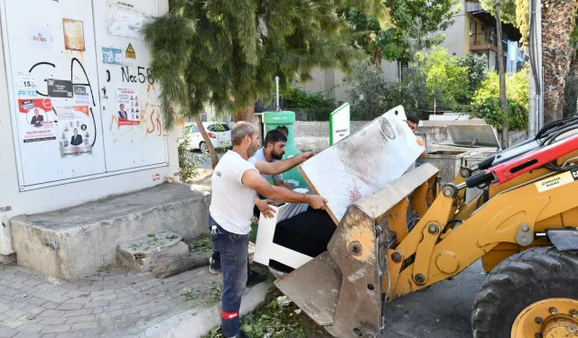 İzmir Çiğli’de moloza kararlı müdahale