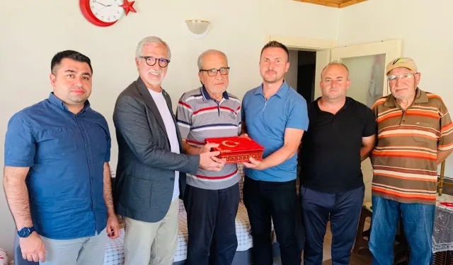 İzmit Belediyesi kahraman askerleri unutmadı