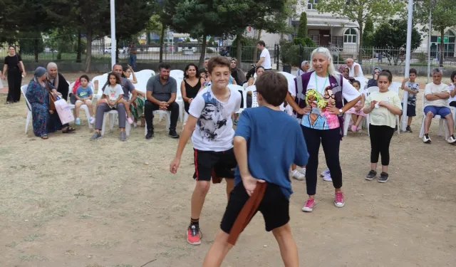 İzmit Belediyesi Yahya Kaptan’da çocukların tatilini şenlendirdi