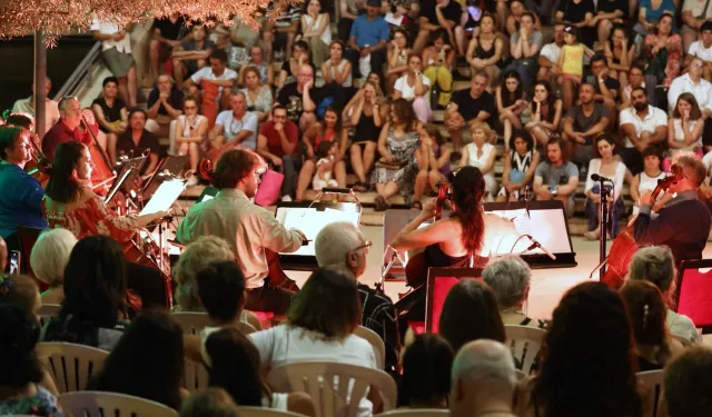 MAV Cello Ensemble, Zeytin Altında yaz esintisi yaşattı