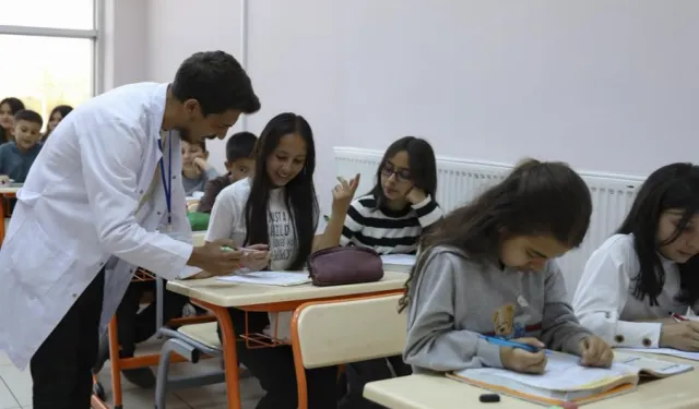 Mersin’de lise hayallerine Büyükşehir desteği