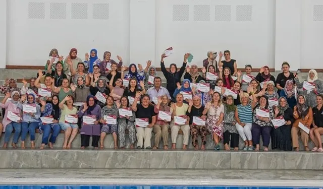“Yüzme Bilmeyen Kalmasın” projesinde kadınlar sertifikalarını aldı