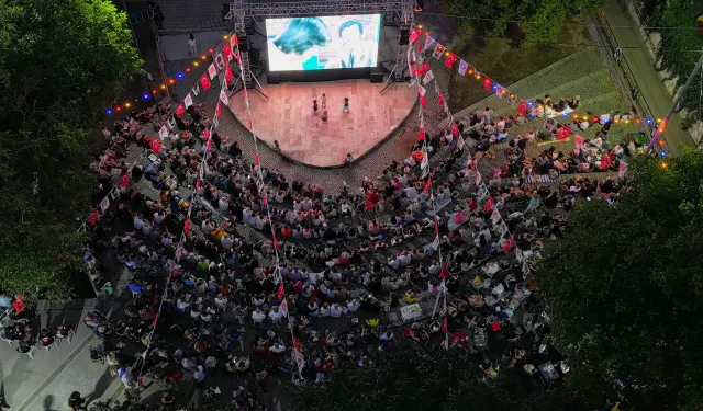 Ankara Keçiörenliler açık havada sinemanın keyfini çıkardı