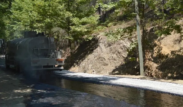 Antalya Çiçekoluk’ta 40 yıllık asfalt özlemi sona erdi