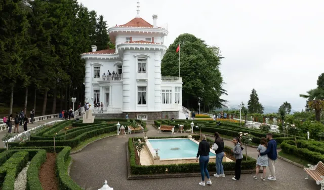 Atatürk Köşkü yüz binlerce ziyaretçi ağırladı