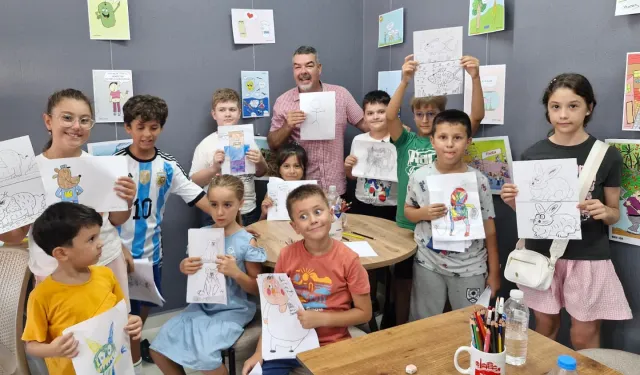 Ayvalık’ta minik sanatçılar karikatür atölyesinde buluştu