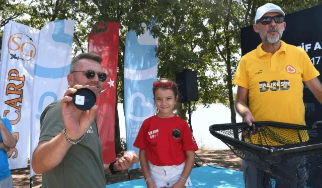 Balıkesir'de amatör balıkçılar hünerlerini sergiledi