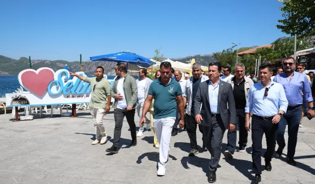 Başkan Aras Marmaris’te vatandaşlarla bir araya geldi