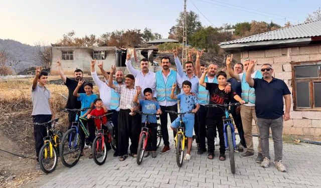 Başkan Gedemenli’den Çamlıbel’de çocuklara bisiklet katkısı