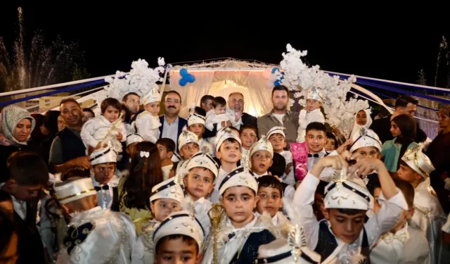 Belediyeden yetimlere toplu sünnet şöleni