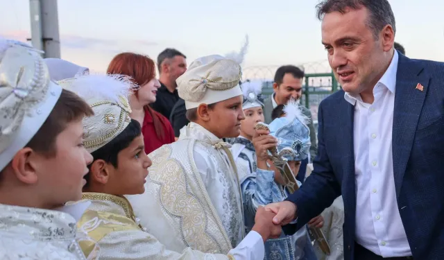 Bilecik Bozüyük’te çocuk evleri sitesi’nde sünnet düğünü