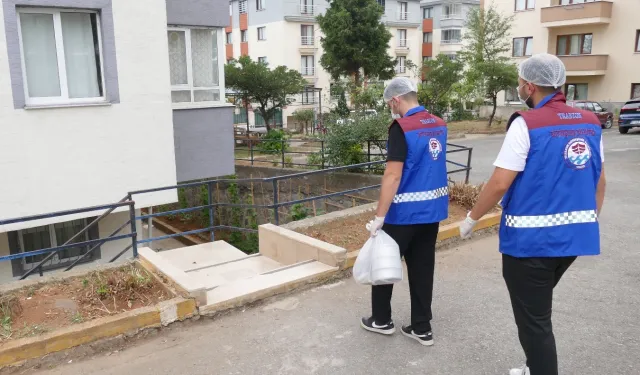 Bin 805 aileye evde sıcak yemek