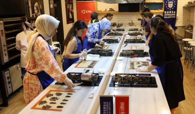 Bursa Büyükşehir'den kadınlara altın bilezik