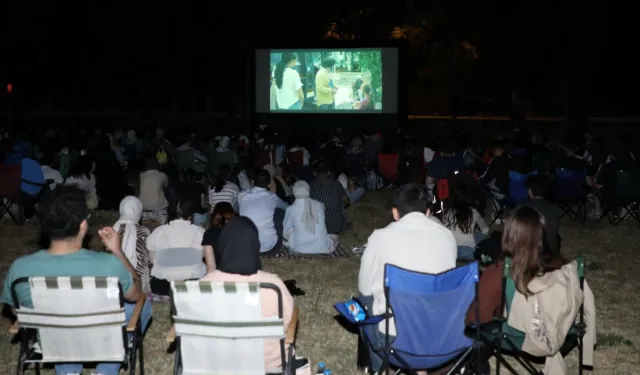 Bursa İnegöl’de açık hava sineması etkinliği düzenlendi