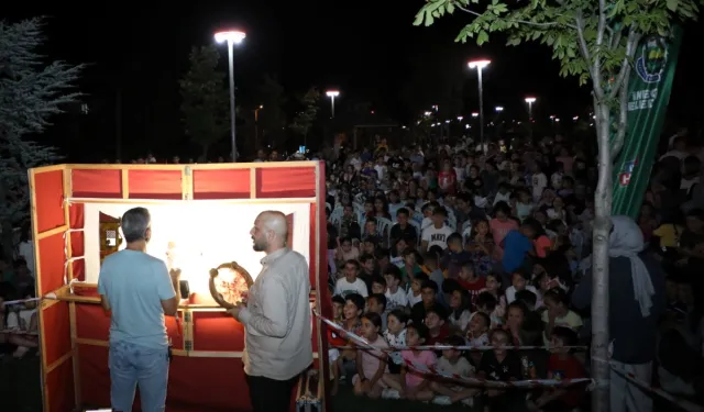 Bursa İnegöllü çocuklar Karagöz'le buluştu