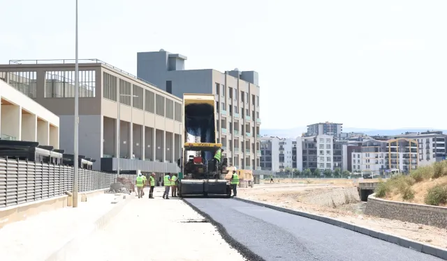 Bursa Nilüfer'de Balkan Mahallesi'ne asfalt