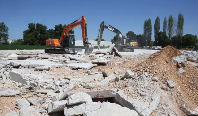 Bursa Nilüfer'de kaçak yapılara temelden müdahale