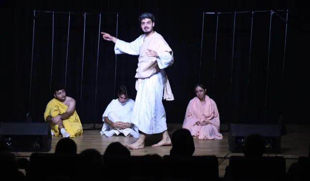 Bursa Osmangazi’de Genco Erkal için duygu dolu gece