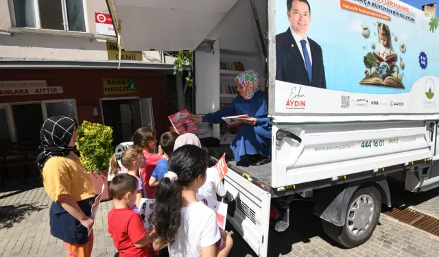 Bursa Osmangazi'de gezici kütüphane 1 yıldır yollarda