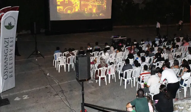 Bursa Osmangazi'de yaz akşamlarına sinema keyfi