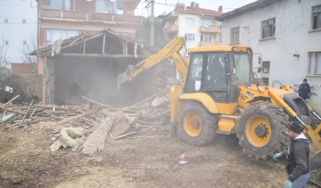 Bursa Yenişehir'de metruk binalara vize yok