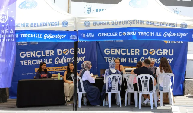 Bursa'da üniversite tercihlerine Büyükşehir rehberliği... 11 ilçede 18 farklı nokta planlandı