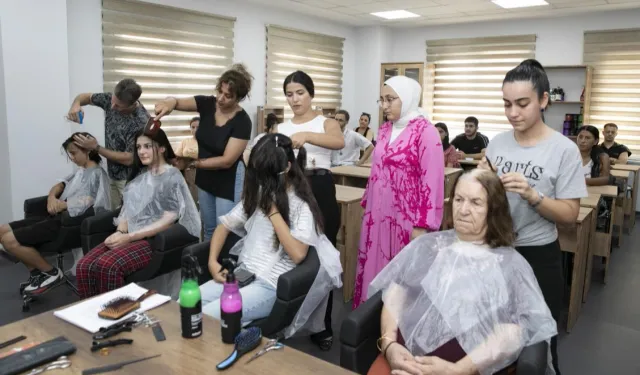 Büyükşehir’in kursları istihdama katkı sağlıyor