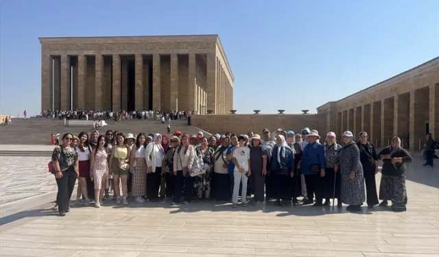 Denizli’den Ankara’ya vefa yolculuğu: Kadınlar Atatürk’ü ziyaret etti