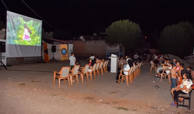 Diyarbakır'da Açık Hava Film Gösterimleri çocuklardan ilgi görüyor