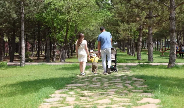 Eskişehir'in geleceği için 10 bin kişi oy kullandı