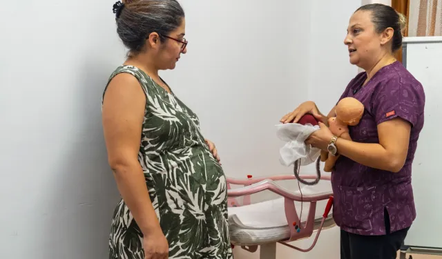 Eşrefpaşa Hastanesi’nde Gebelik Okulu açıldı