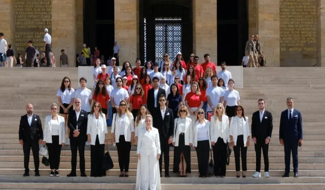 EUAVAKFI dünya gençliğini Atamızla buluşturdu