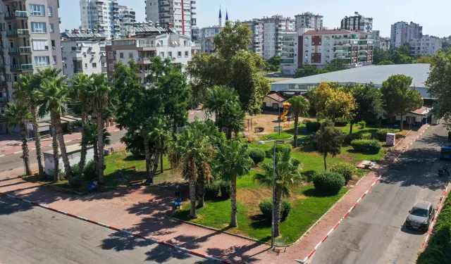 Ferdi Zeyrek’in adı Muratpaşa’da bir parkta yaşatılacak