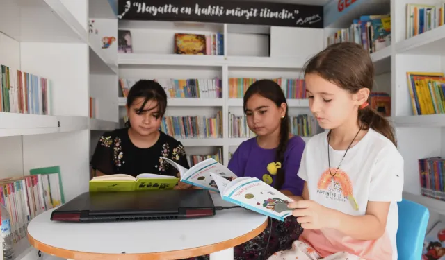 Gezici Kütüphane çocukları bilgiyle donatıyor