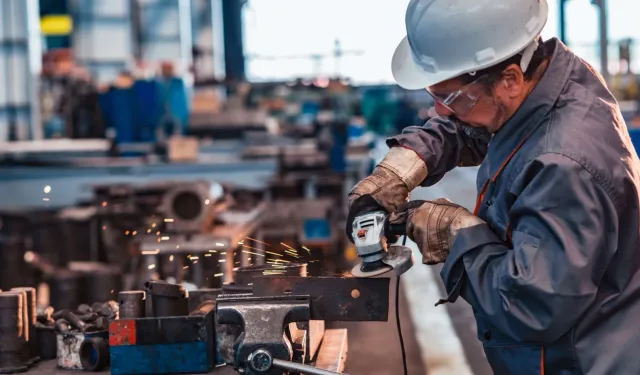 İşgücü girdi endeksleri ikinci çeyrekte yükseldi, sanayi sektörü geriledi