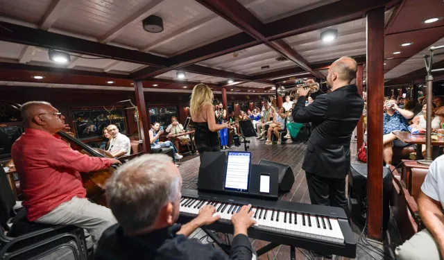 İzmir Bergama Vapuru’nda caz esintisi