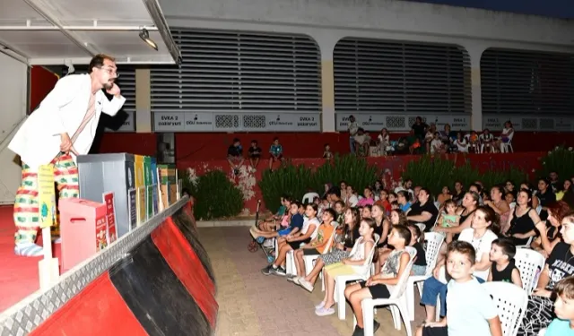 İzmir Çiğli’de yaz akşamları tiyatroyla şenleniyor