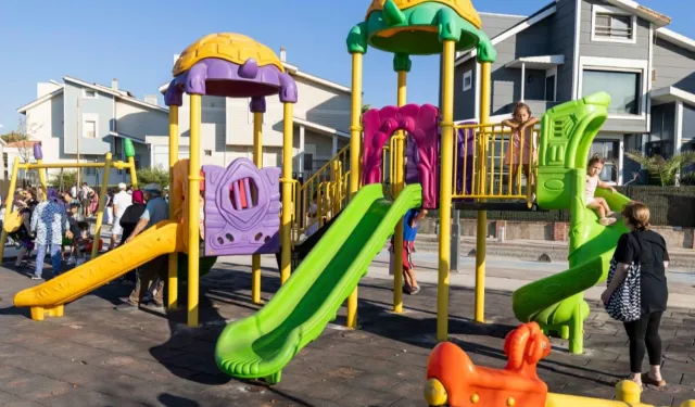 İzmir'de yenilenen Recep Doyuk Parkı açıldı