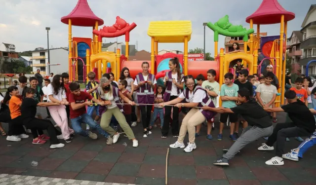 İzmit Alikahyalı çocuklar 'geleneksel' eğlendi