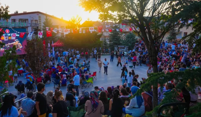 Kibar Feyzo Keçiören’de kahkaha dolu bir gece yaşattı