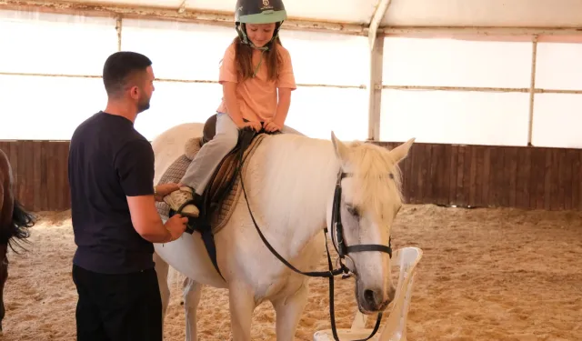 Kocaeli Büyükşehir'den 22 bin 686 çocuğa binicilik eğitimi