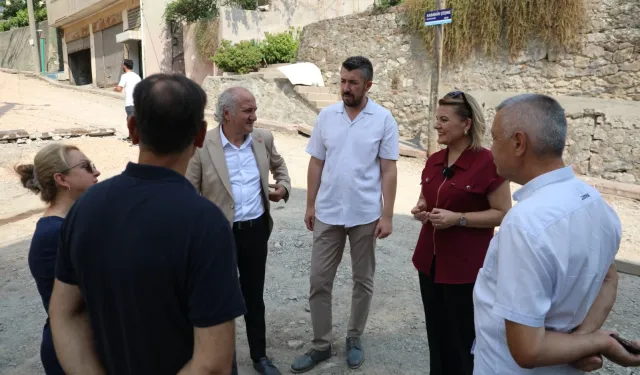 Kocaeli İzmit Belediyesi'nden üç mahalleyi  birleştiren sokakta güvenli ulaşım adımı