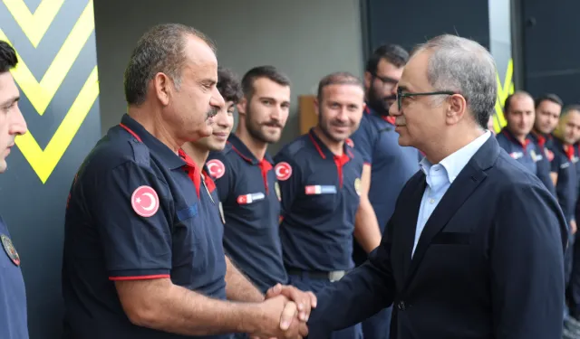 Kocaelili itfaiyecilere Büyükşehir'den moral ziyareti