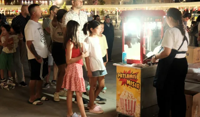 Kocaelililer yaz akşamlarını sinema keyfiyle taçlandırıyor