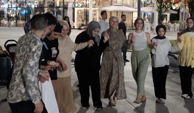 Kocaeli'nde Karadeniz rüzgârı Milli İrade Meydanı'nda esti