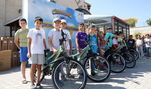 Konya Meram da 'güle oynaya' bisikletlerine kavuştu