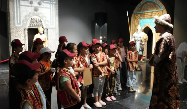 Konya’da 3 bin öğrenci 6 tarihi mekanda 6 tarihi karakteri tanıyor
