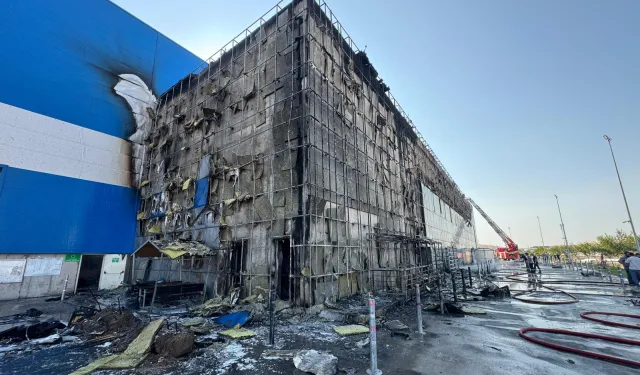 Koskoca fabrika küle döndü