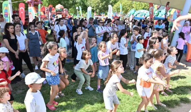 Manisa’da çocuklara Zafer Bayramı şenliği düzenlendi