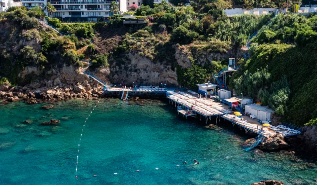 Muratpaşa Falez Plajları yazın vazgeçilmez rotası oldu